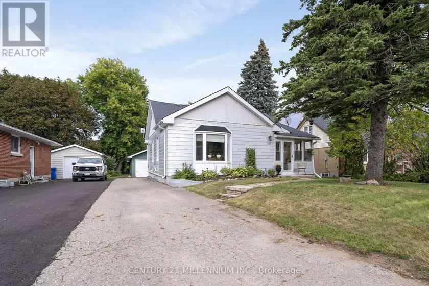 Detached at 11 DUNDAS STREET W, Erin