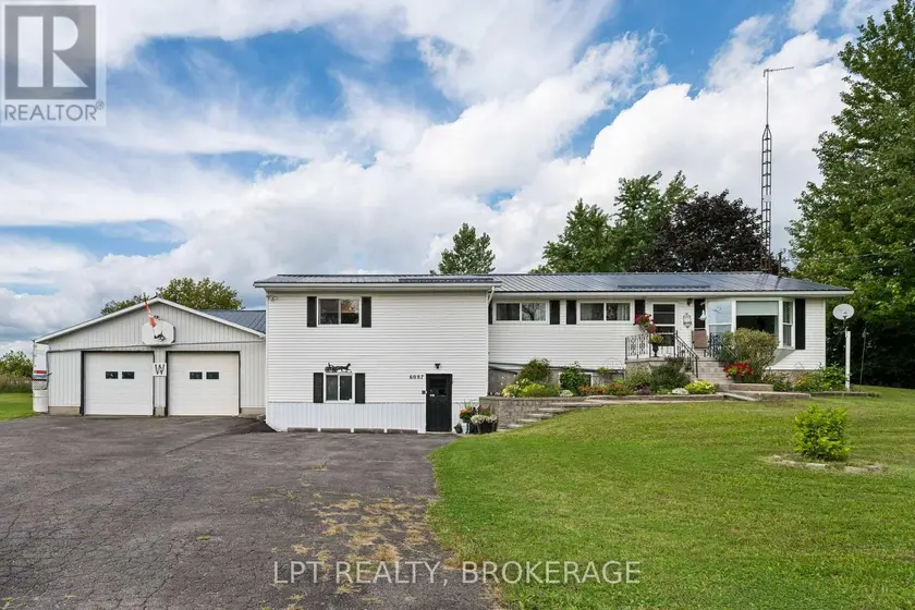 Detached at 6087 COUNTY ROAD 2 ROAD, Loyalist