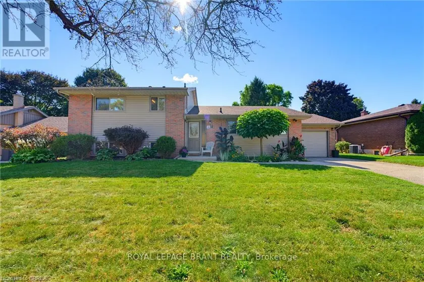 Detached at 27 BRIER CRESCENT, Brantford
