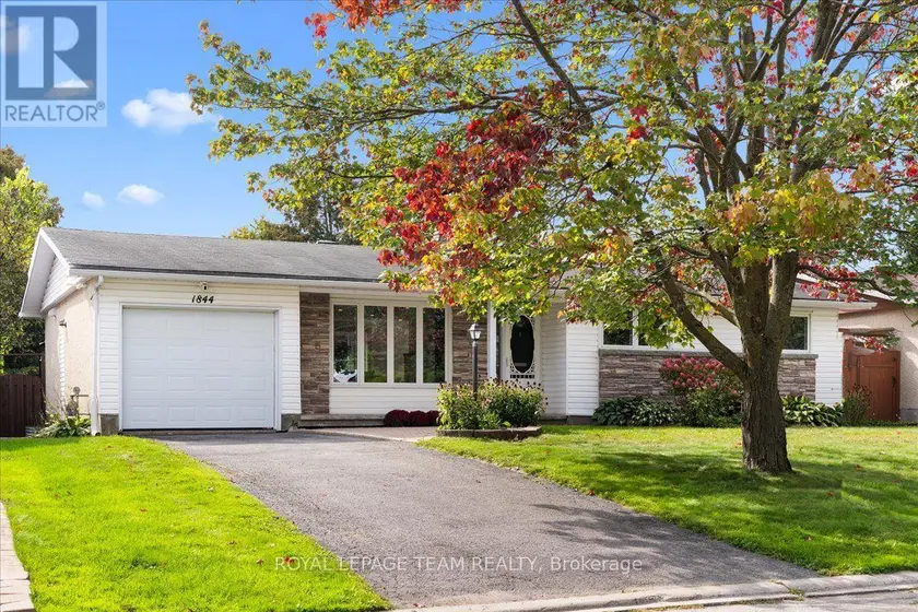 Detached at 1844 GREENACRE CRESCENT, Ottawa