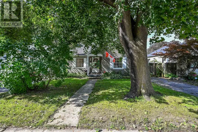 Detached at 39 BALMORAL AVENUE, London East