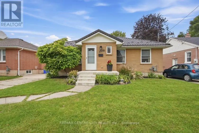 Detached at 1570 HANSULD STREET, London East