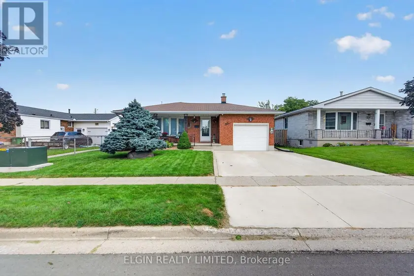 Detached at 35 LEGER AVENUE, St. Thomas