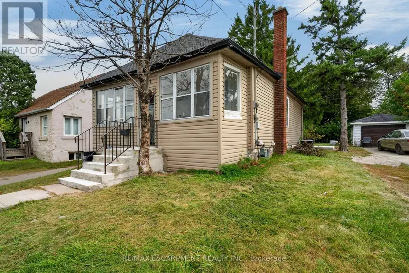 Detached at 241 WEST 5TH STREET W, Hamilton