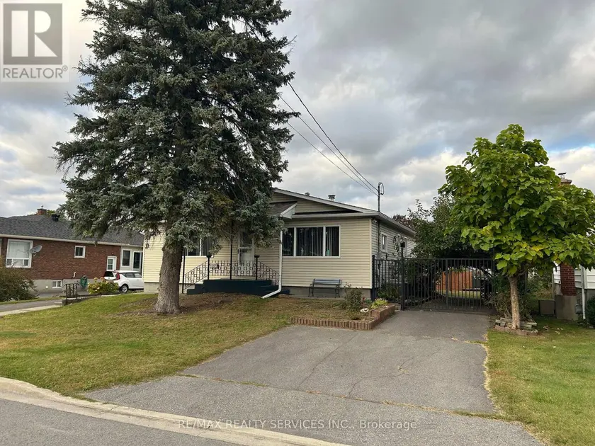 Detached at 1207 HENRY STREET, Cornwall