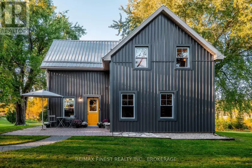 Detached at 4446 HIGHWAY 2, Front of Leeds & Seeleys Bay