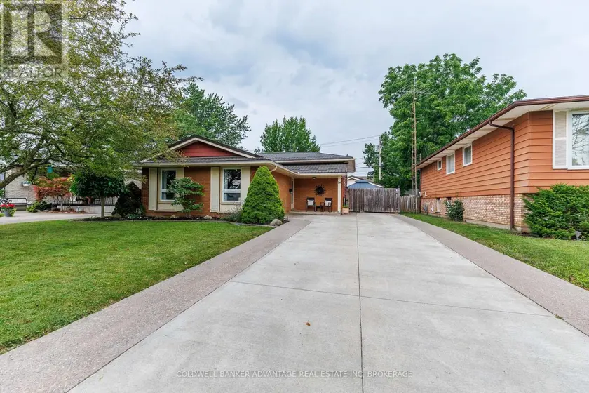 Detached at 74 PINEHURST DRIVE, Welland