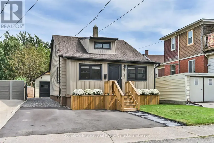 Detached at 4686 THIRD AVENUE, Niagara Falls