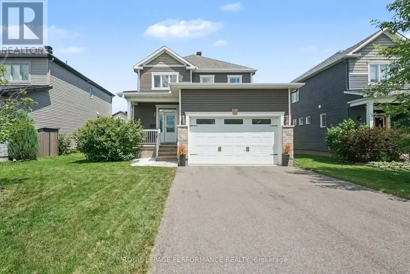 Detached at 640 BRUXELLES STREET, Russell