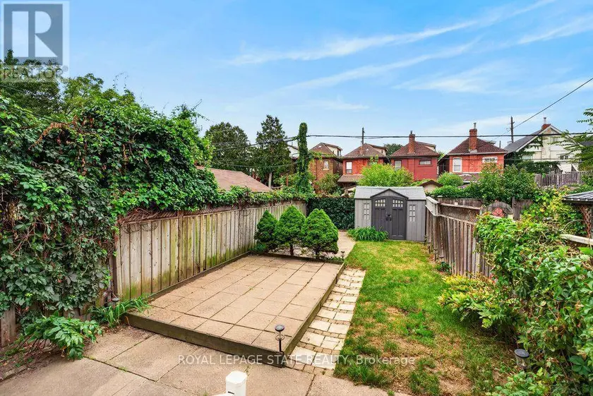 Detached at 23 GARFIELD AVENUE N, Hamilton