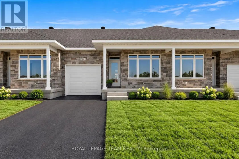 Townhouse at 1068 DOBBIE STREET, Brockville