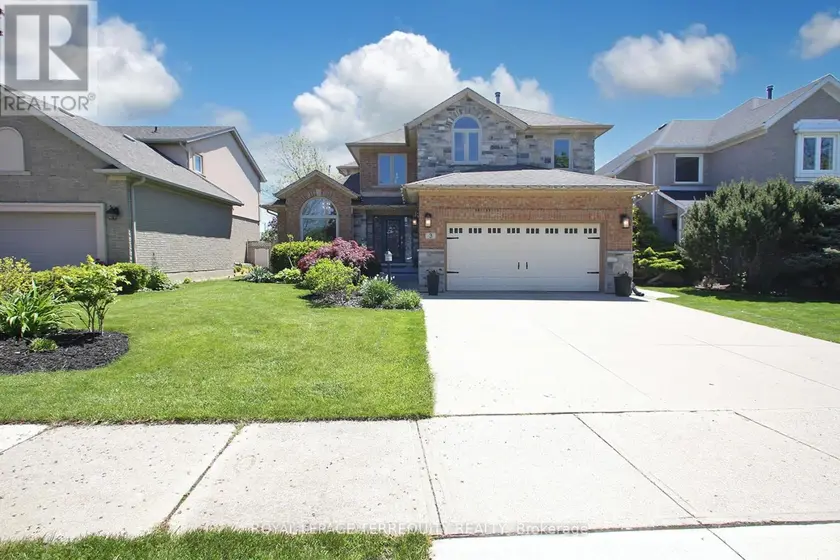 Detached at 3 RIVIERA RIDGE, Hamilton