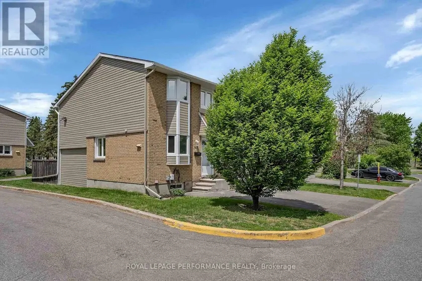 Townhouse at A - 1780 LAMOUREUX DRIVE, Ottawa