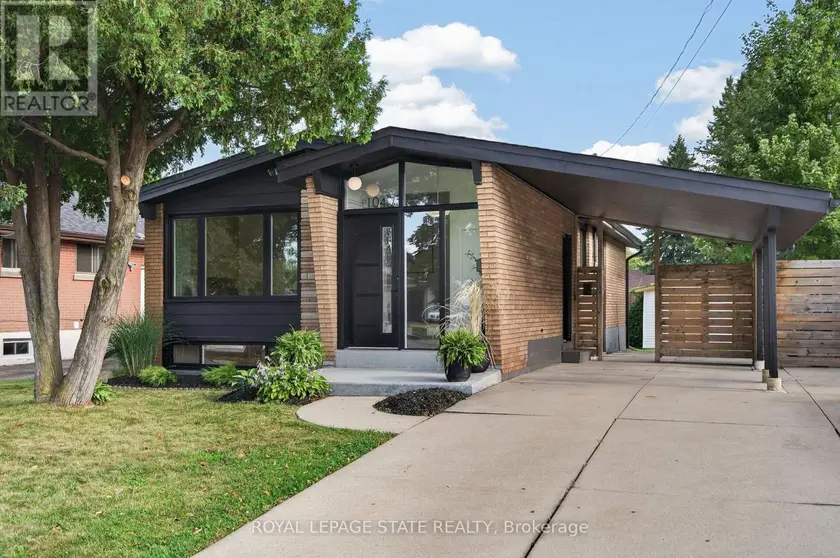Detached at 104 SANATORIUM ROAD, Hamilton