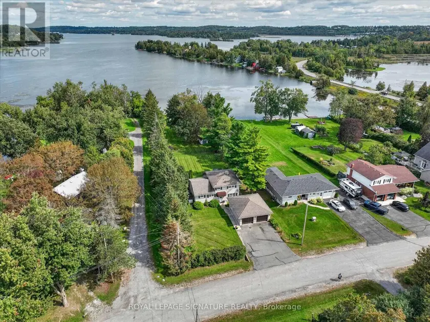 Detached at 16 LAWRENCE STREET S, Kawartha Lakes