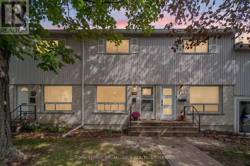 Townhouse at 23 - 4427 BATH ROAD, Loyalist