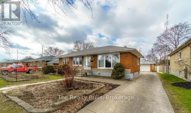 Detached at 43 BARRON STREET, Welland