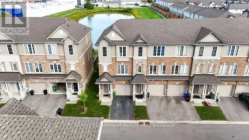Townhouse at 28 CANARY GRASS BOULEVARD, Hamilton