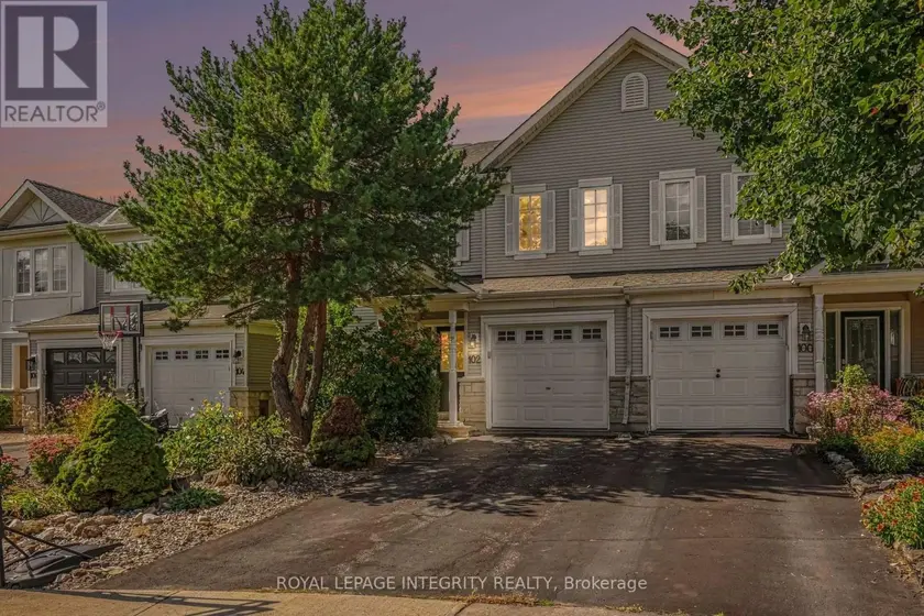 Townhouse at 102 HAWKTREE RIDGE, Ottawa