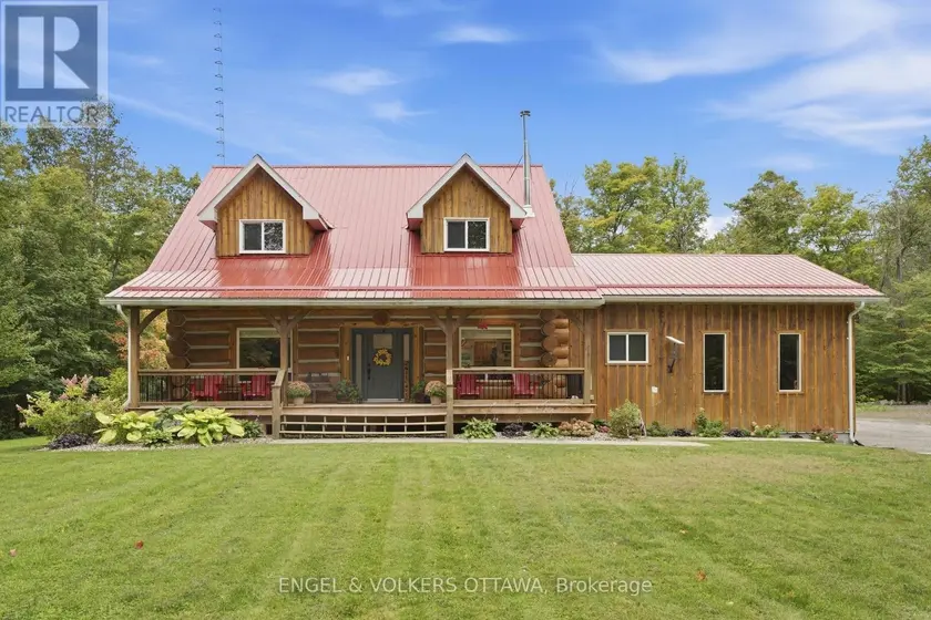 Detached at 935 KIPPEN ROAD, McNab/Braeside