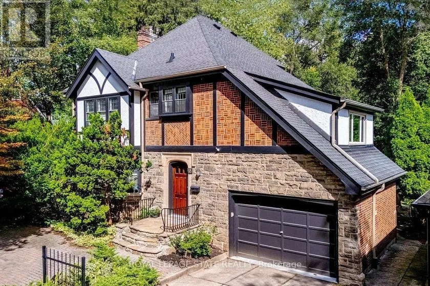 Detached at 18 FORSYTH AVENUE N, Hamilton