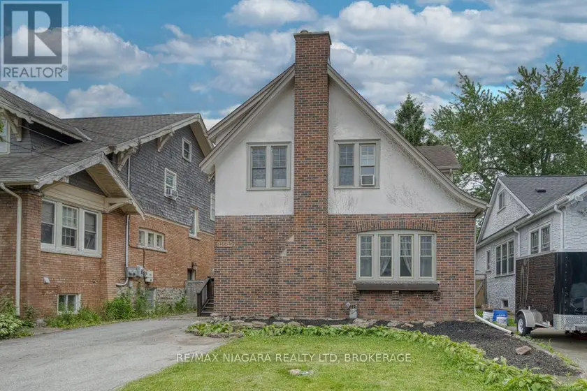 Detached at 4864 SIMCOE STREET, Niagara Falls