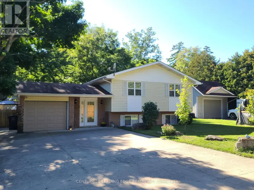 Detached at 1327 EAST QUARTER LINE ROAD, Norfolk
