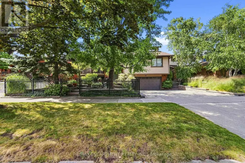 Detached at 39 AUDUBON STREET S, Hamilton