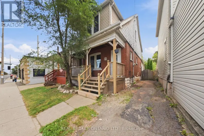Detached at 1082 CANNON STREET E, Hamilton