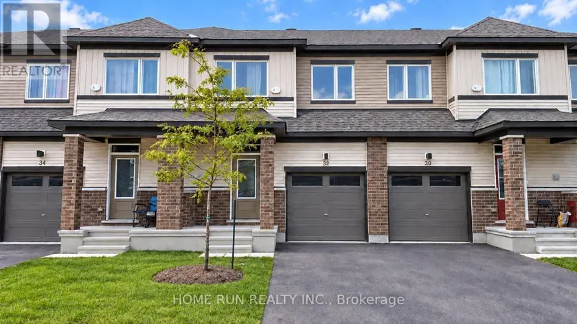 Townhouse at 32 PUMICE PLACE, Ottawa