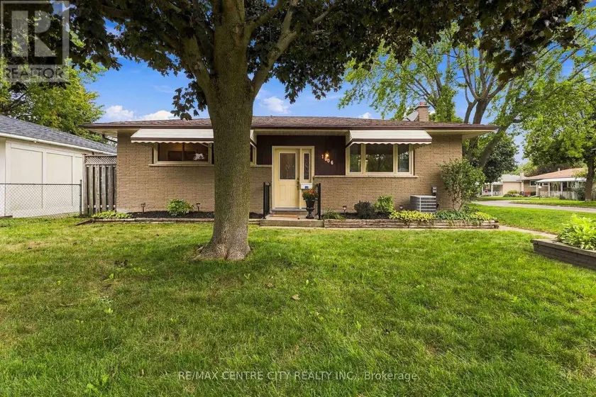 Detached at 1006 APACHE ROAD, London East