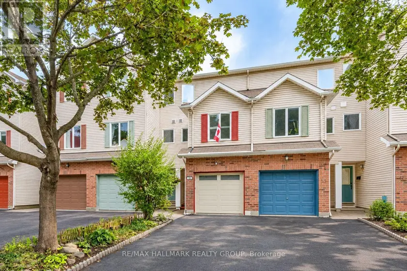 Townhouse at 15 PROVENDER AVENUE, Ottawa
