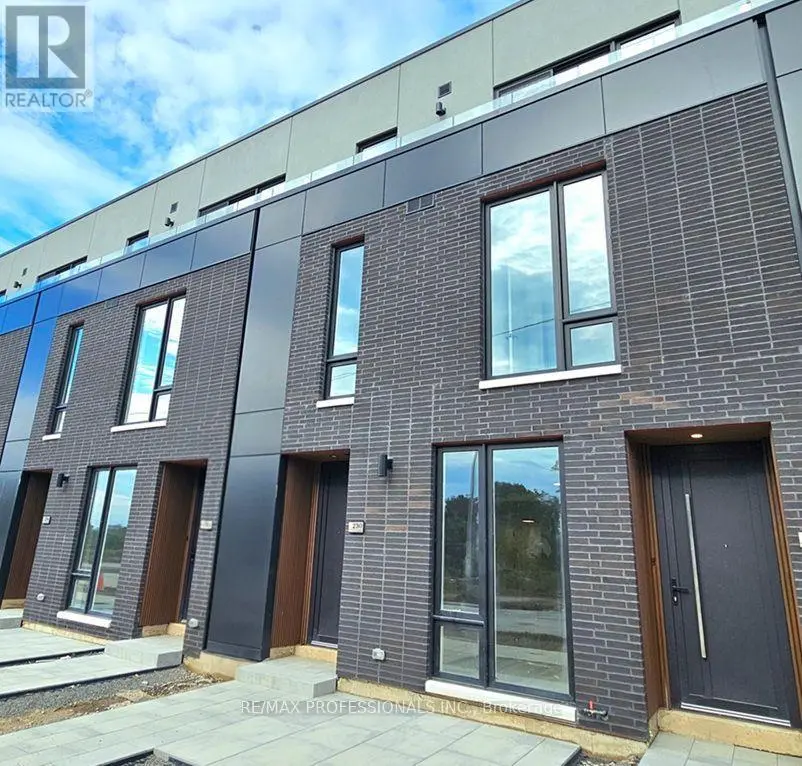 Townhouse at 230 ELLIS AVENUE, St. Catharines
