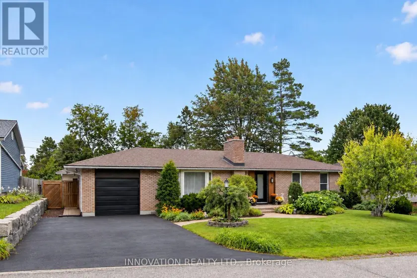 Detached at 8 DOGWOOD DRIVE, Ottawa