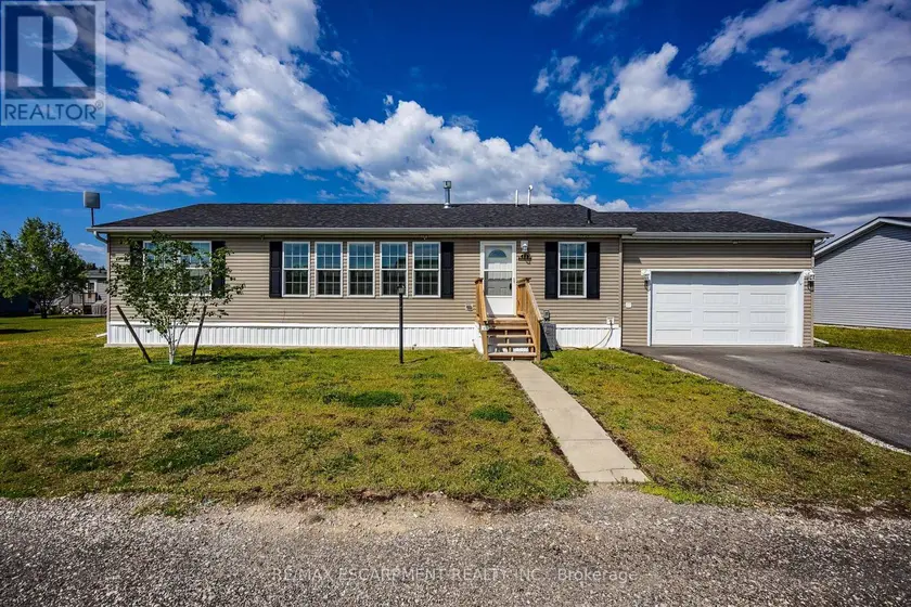Detached at 11 HICKORY HOLLOW, Haldimand