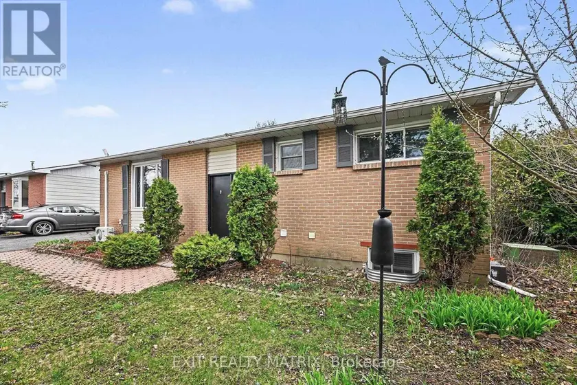 Multiplex at 91 SHELDRAKE DRIVE, Ottawa