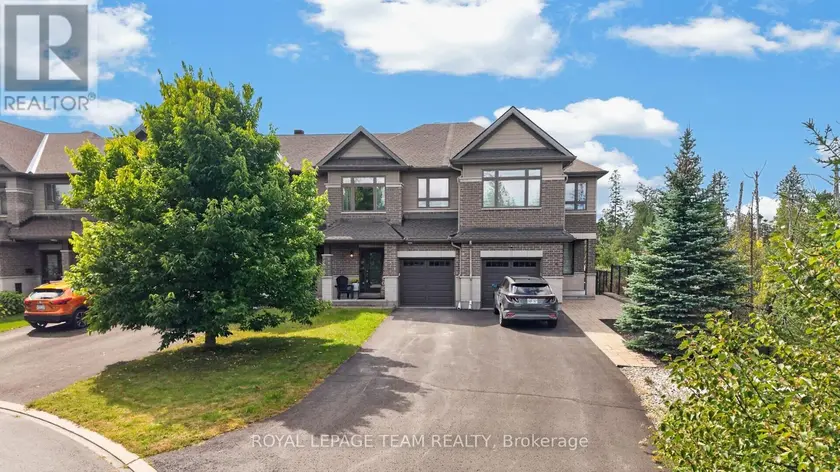 Townhouse at 154 WOODHURST CRESCENT, Ottawa