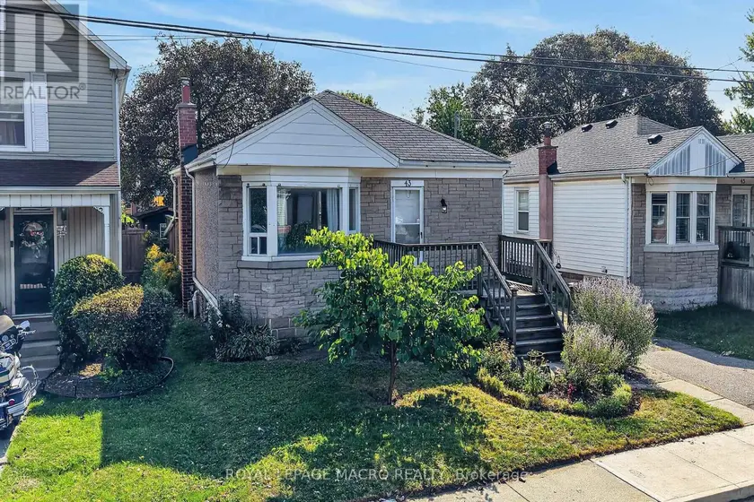 Detached at 43 EAST 39TH STREET, Hamilton