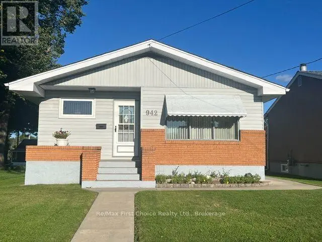 Detached at 942 CROWE AVENUE, Fort Frances
