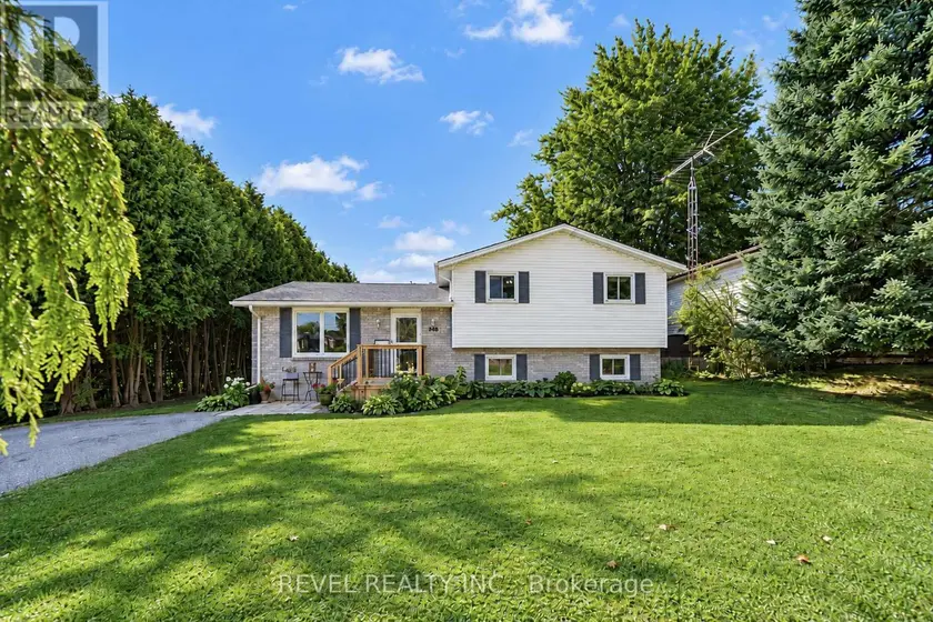 Detached at 218 MECHANIC STREET W, Norfolk