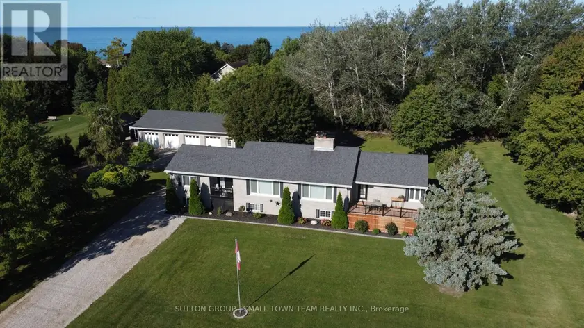 Detached at 72213 BLUEWATER HIGHWAY, Bluewater