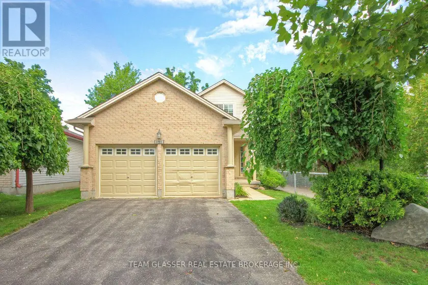 Detached at 1701 DEVOS DRIVE, London North