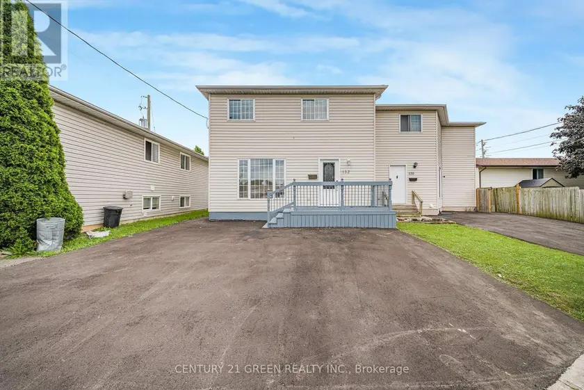 Semi-Detached/Link at 132 CARLTON STREET, St. Catharines