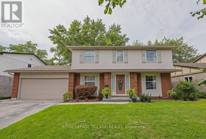 Detached at 44 SPENCER CRESCENT, London North