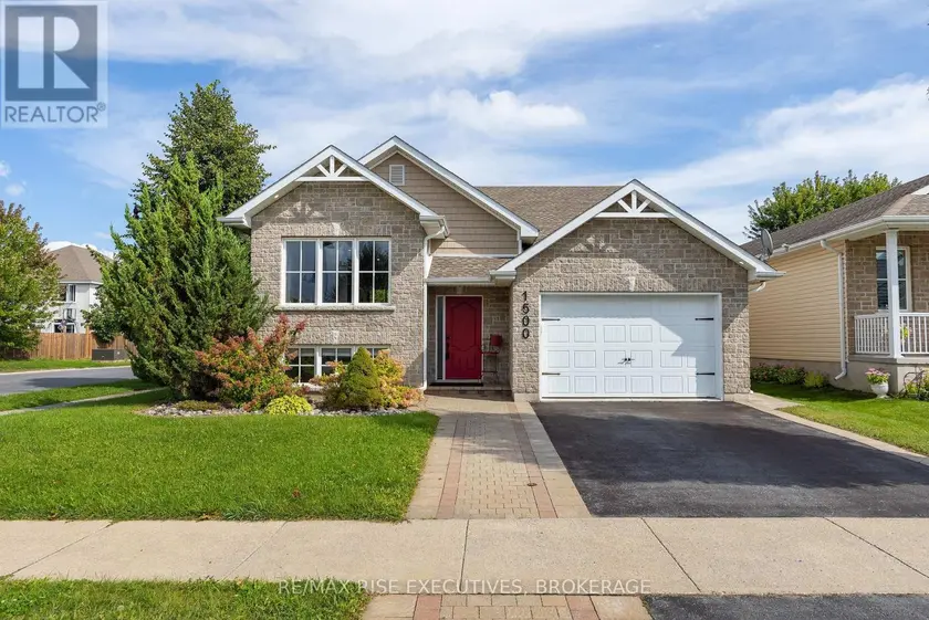 Detached at 1500 CRIMSON CRESCENT, Kingston