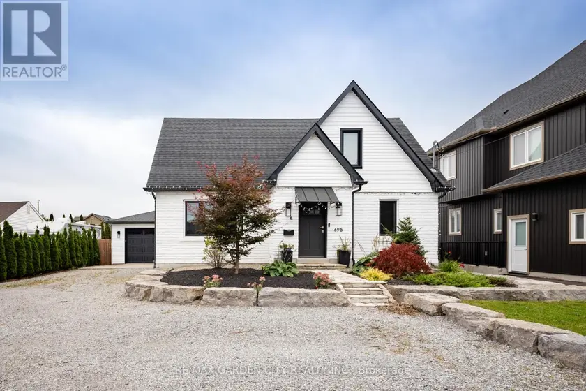 Detached at 695 QUAKER ROAD, Pelham