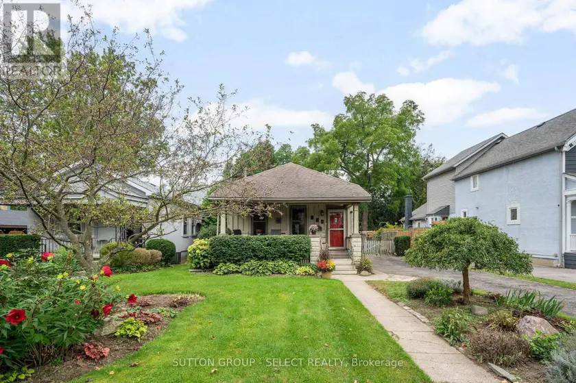 Detached at 797 COLBORNE STREET, London East
