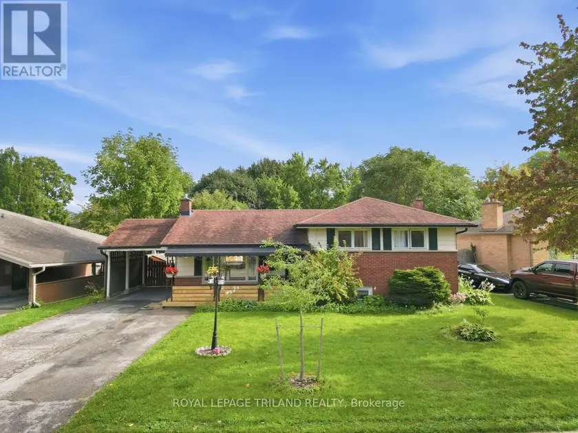 Detached at 438 MAGNOLIA CRESCENT, London East