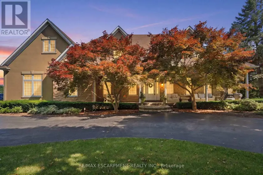 Detached at 11 PALOMINO DRIVE, Hamilton
