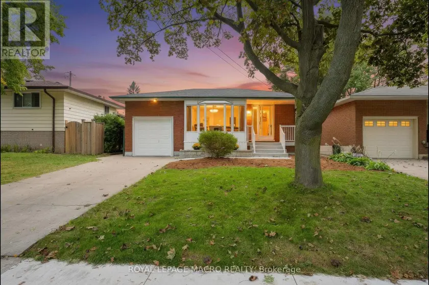 Detached at 15 CLEARWATER DRIVE, Hamilton